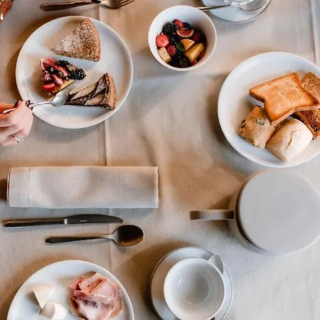 Casa Di Langa מלון Cerretto Langhe