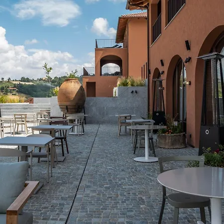 Casa Di Langa Hotel 5*