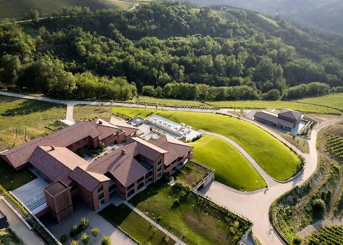 Casa Di Langa Hotel 5*