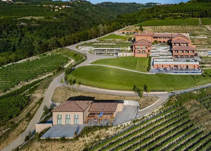 Casa Di Langa Hotel 5*